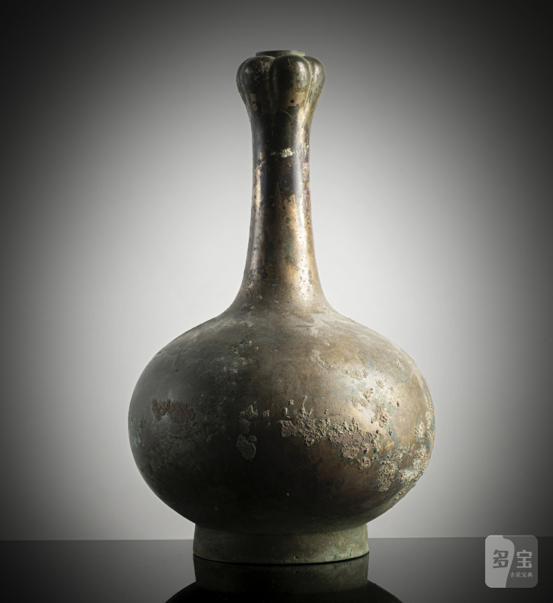 A bronze "garlic head" bottle vase - 图2